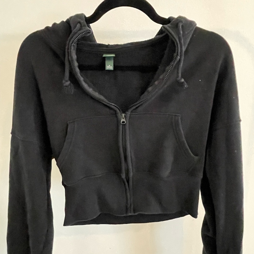 Cropped zip up